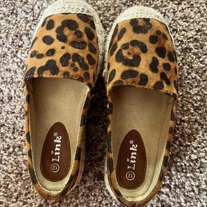Super cute leopard print shoes